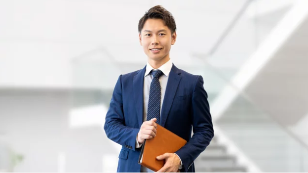 清潔感のあるビジネスカジュアル姿